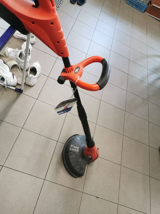 Podkaszarka black decker