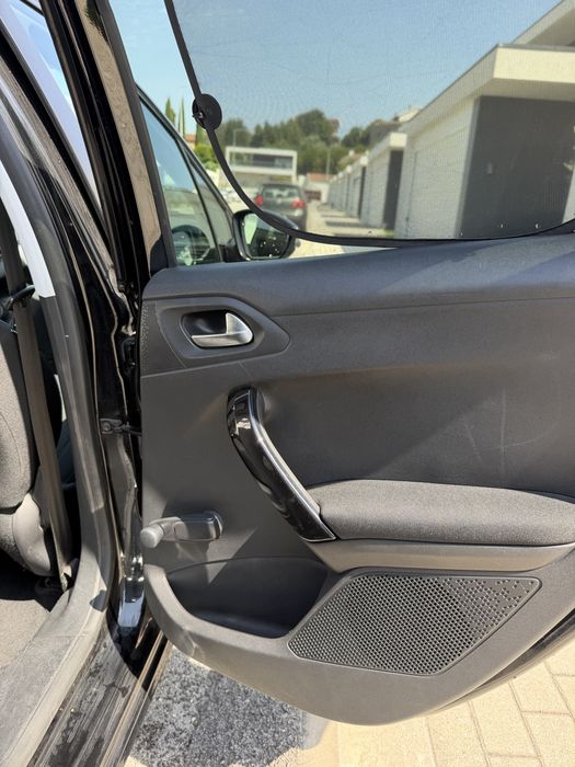 Peugeot 208 — fotografia 10