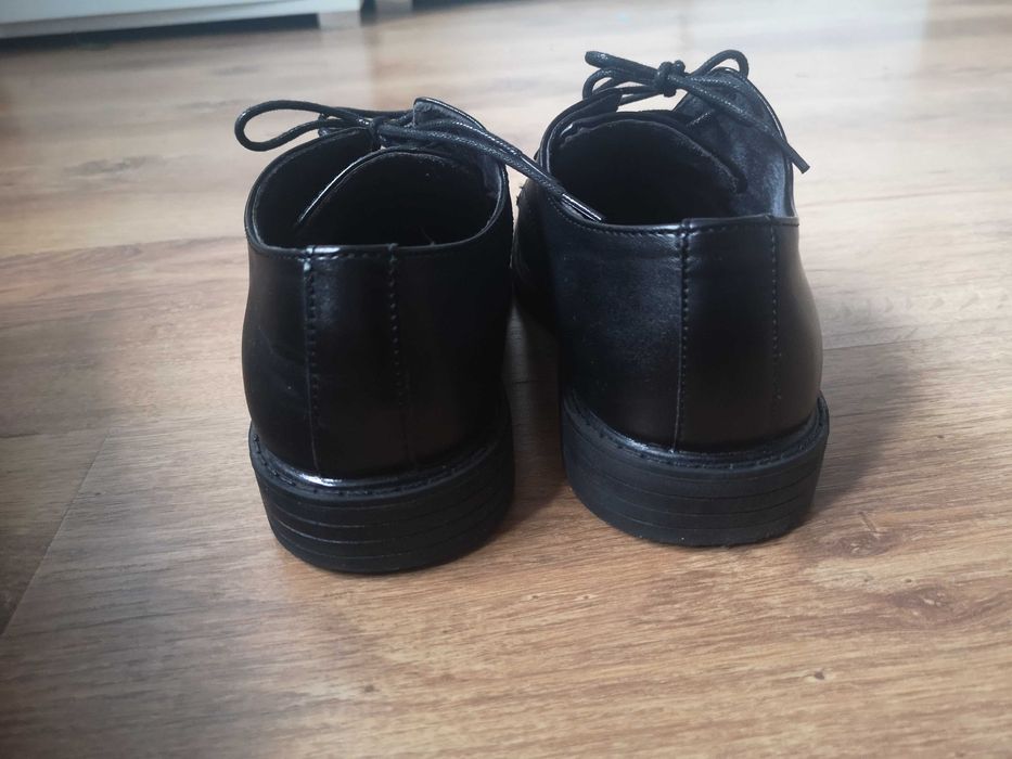 Buty 39 komunia eleganckie