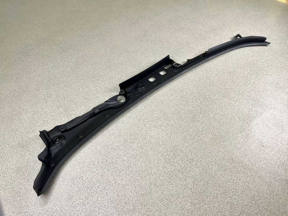 Водостік лобового скла (жабо ) BMW F10 F11 / 51717203124