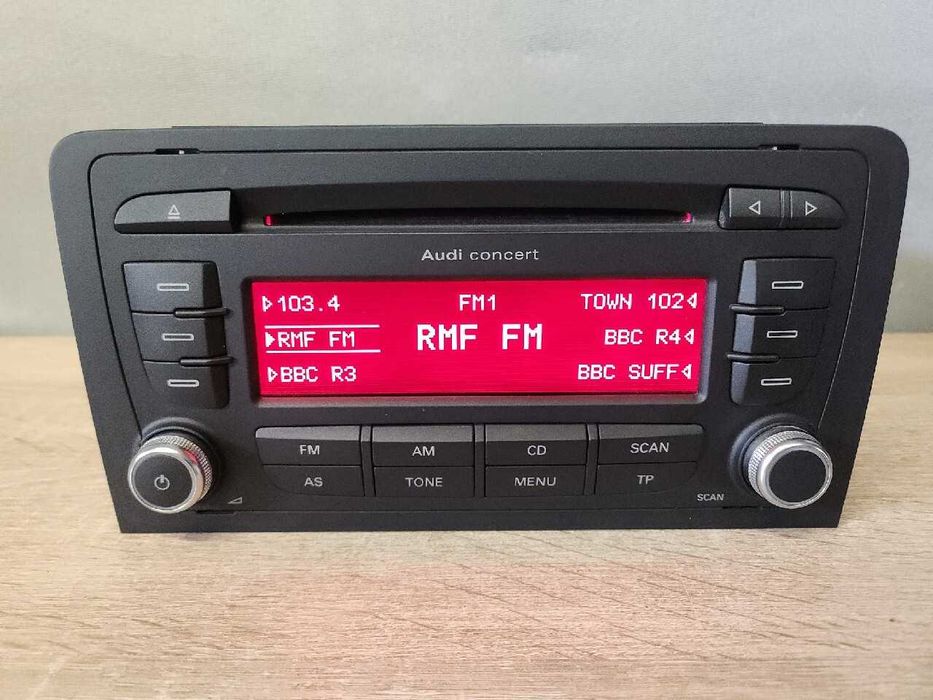 Radio samochodowe Audi Concert II CD z MP3 Aux / dla A3 8P + kod / 2din Zadbane