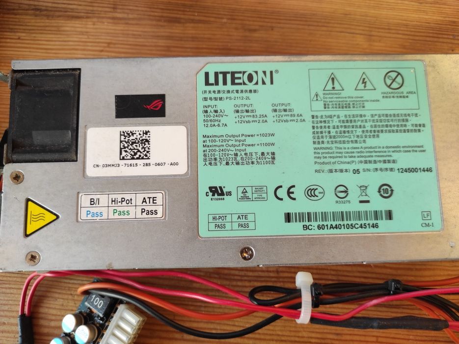 Залишки після майнінг ферми: блок живлення, райзери