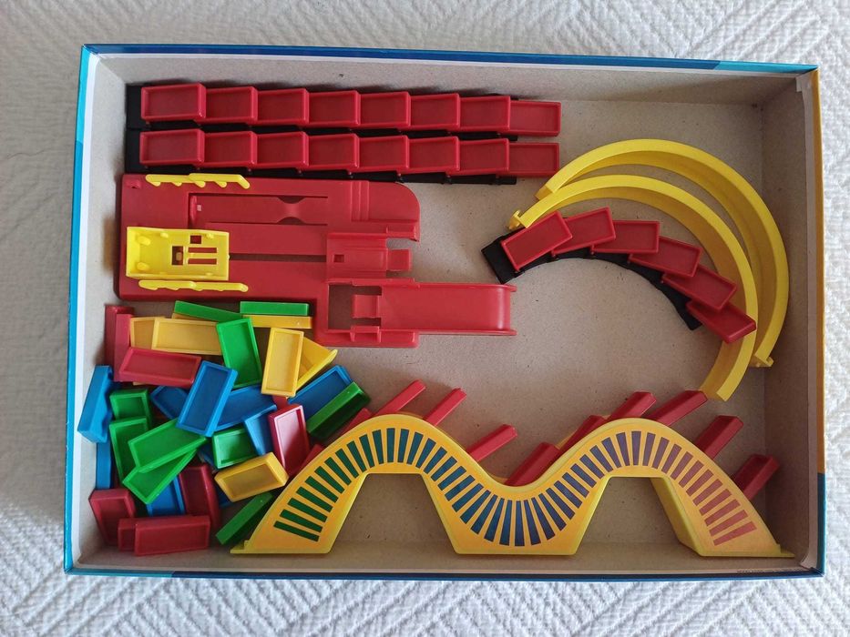 Domino Express – Jogo de Tabuleiro de Ação & Criatividade