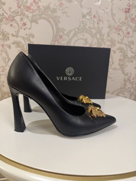 Туфлі    Versace