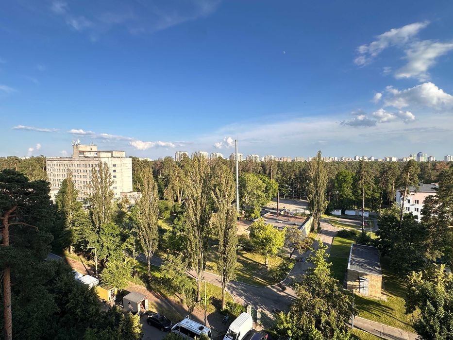 Вул. Відпочинку, 12. Світла та простора квартира, м. Житомирська, цегляний будинок