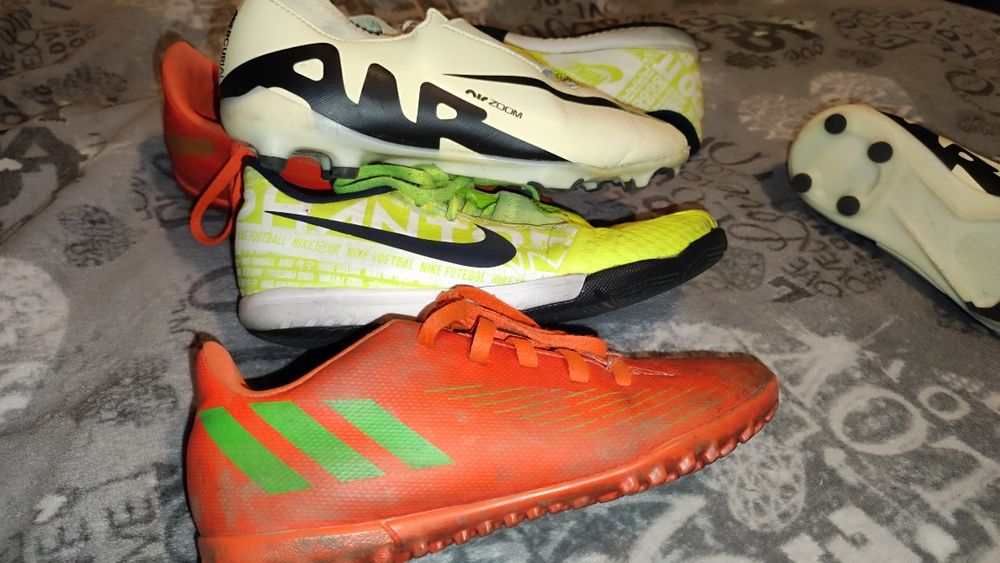 Бутсы футбольные сороконожки Nike adidas