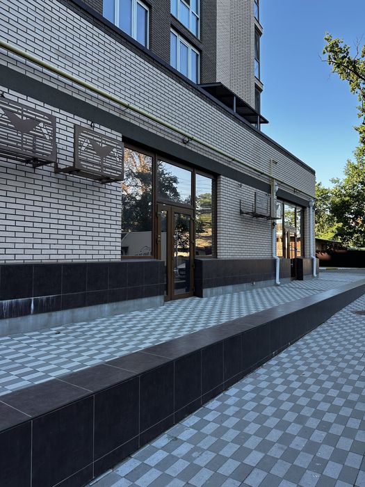 Оренда фасадного комерційного приміщення площею 150 кв.м. Ірпінь