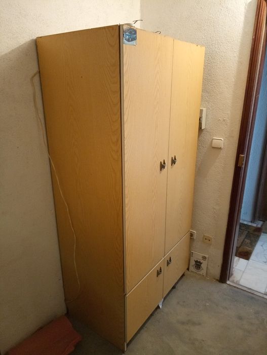 Armário usado mas funcional