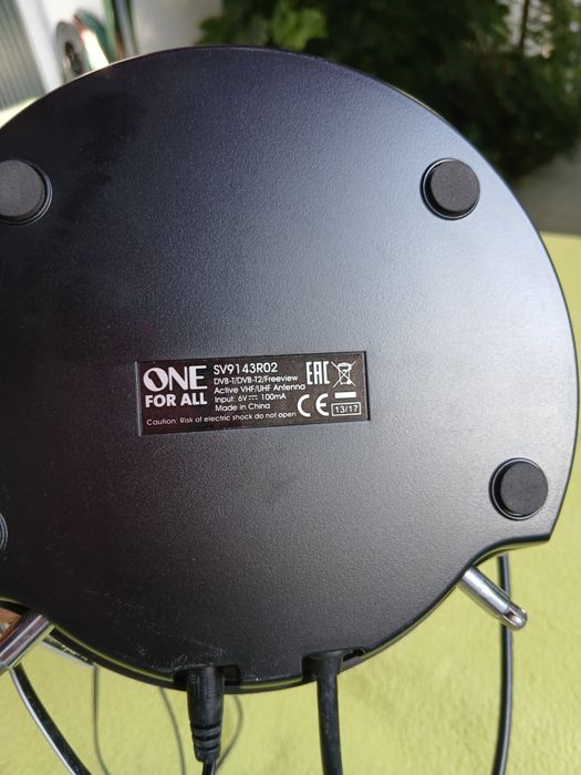 Antena de interior marca For All modelo SV9143R02
