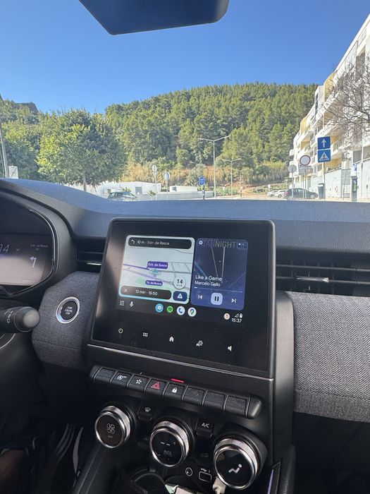 Renault clio 1.0 Tce techno bi-fuel — photo 2
