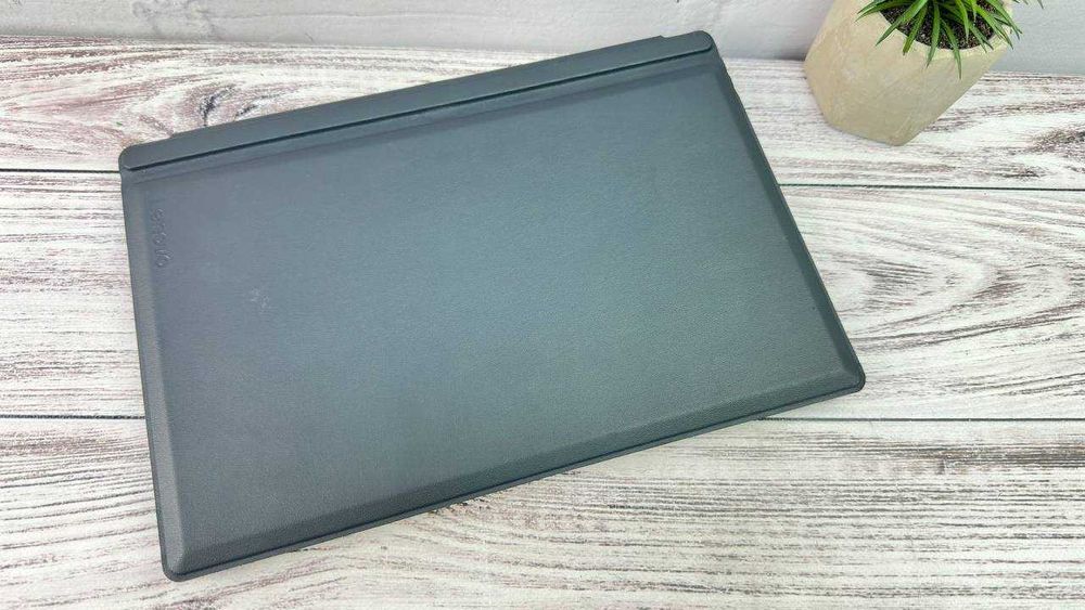 Сенсорний ноутбук-планшет 12.2" Lenovo MIIX 520-12IKB i5-8250U 8/256