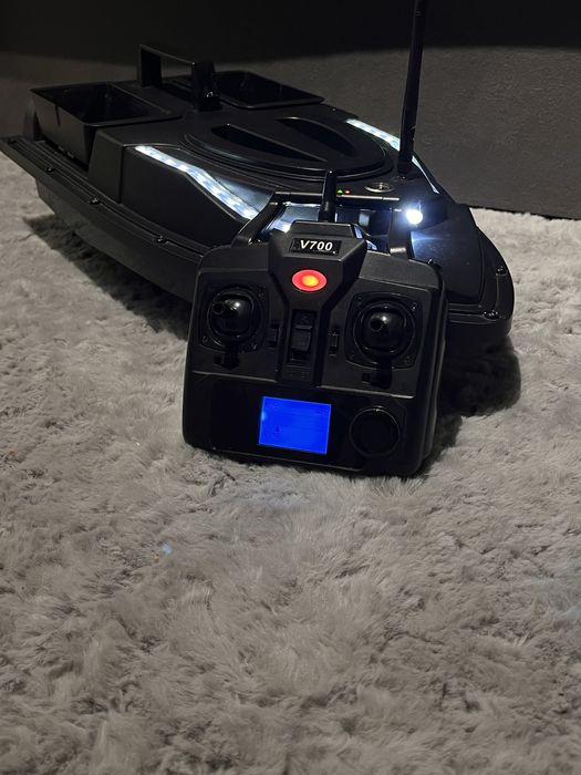 Łódka zanętowa flytec v700