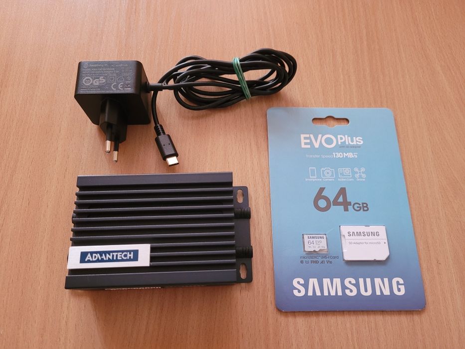 Raspberry Pi 4B 4GB + obudowa Advantech z HAT + zasilacz + karta 64GB