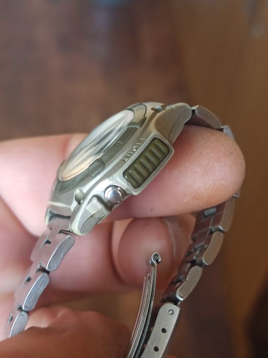 Фирменные часы, годинник Casio, Fossil, Peugeot 807