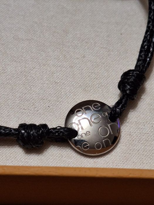 Pulseira One - cor preta - artigo novo