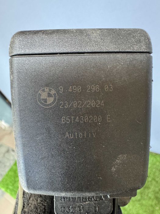 BMW iX Замок заднього ременя безпеки 949029603
