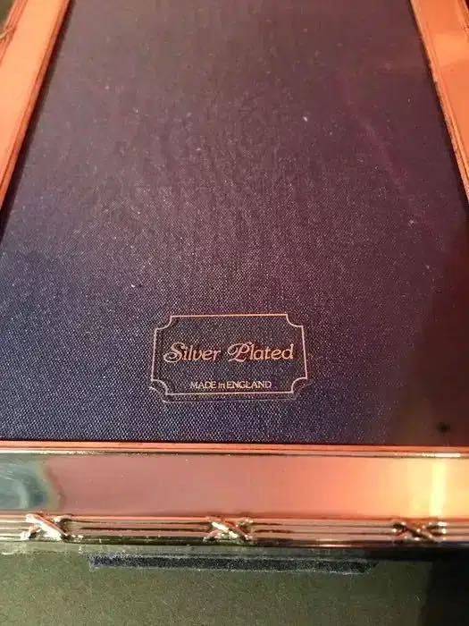 KITNEY & COMPANY - banho de prata - sem uso - 19x13 cm/s