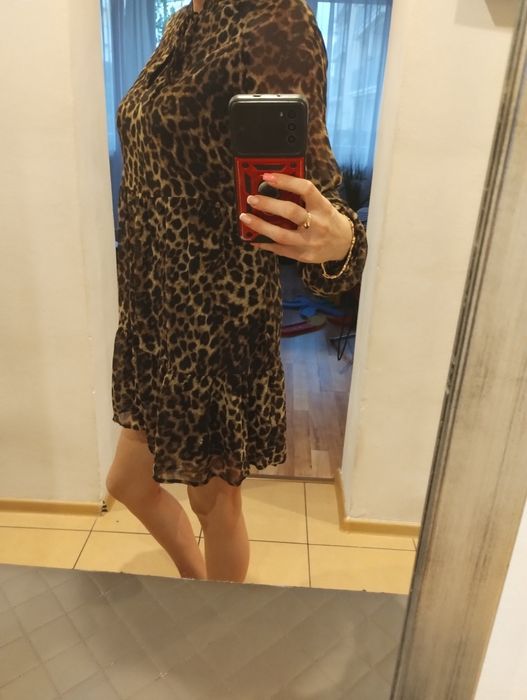 Sukienka w panterkę