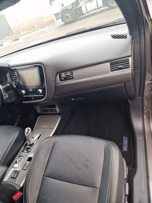 Mitsubishi outlander phev 2019