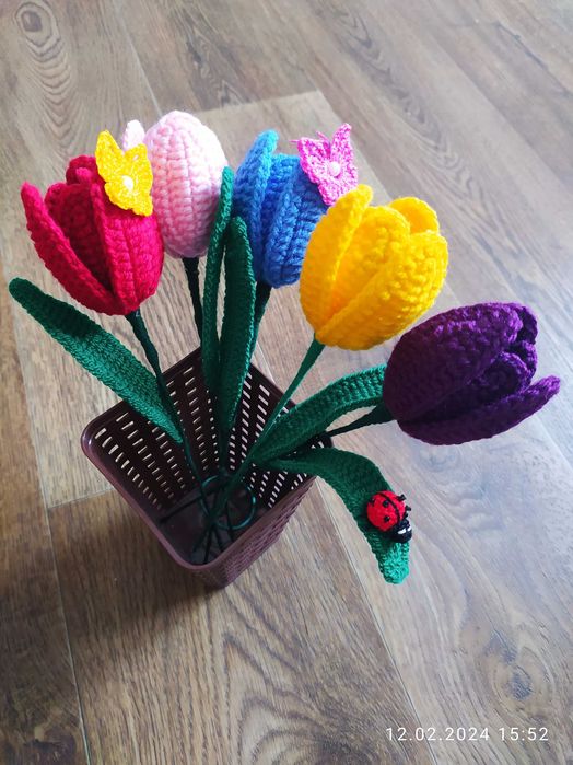 Квіти гачком ручної роботи під замовлення