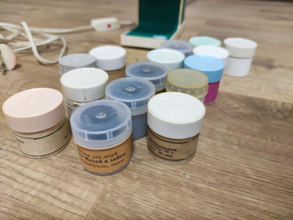 Продам фільмоскоп( фільмо проектор )