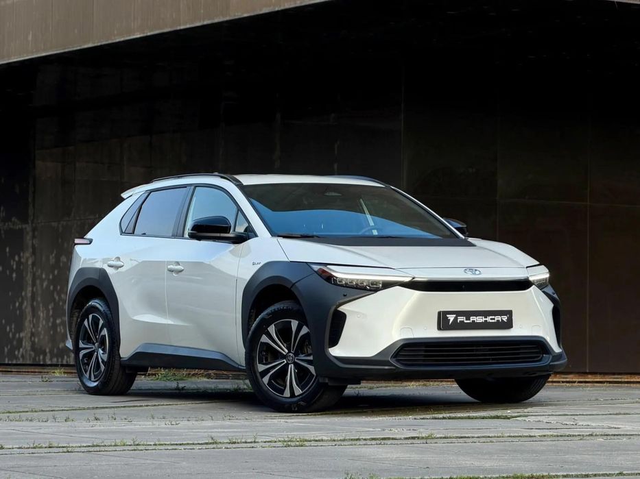 Toyota bZ4X Lounge