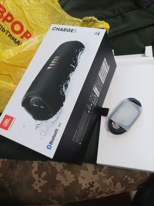JBL колонка нова charge 5
