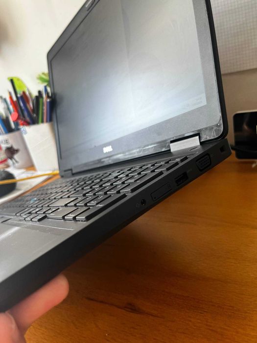 laptop DELL  Latitude5580 i7-8750H nvidia p600 4GB DDR4 8GB