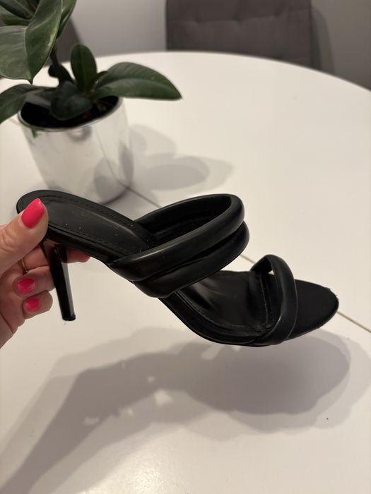 Buty sandały klapki na obcasie 37