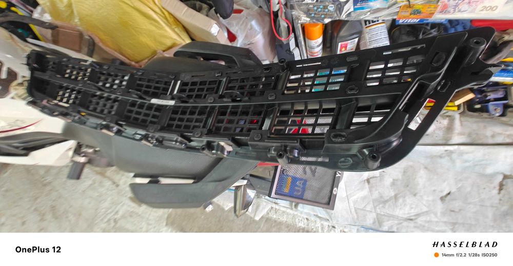 Решетка радиатора нижняя в черном цвете с хром.окантовкой Cadillac ATS