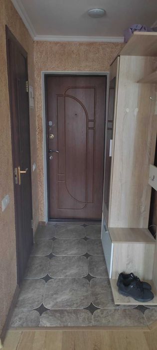Продаю в Корабельном районе  1 к. квартиру