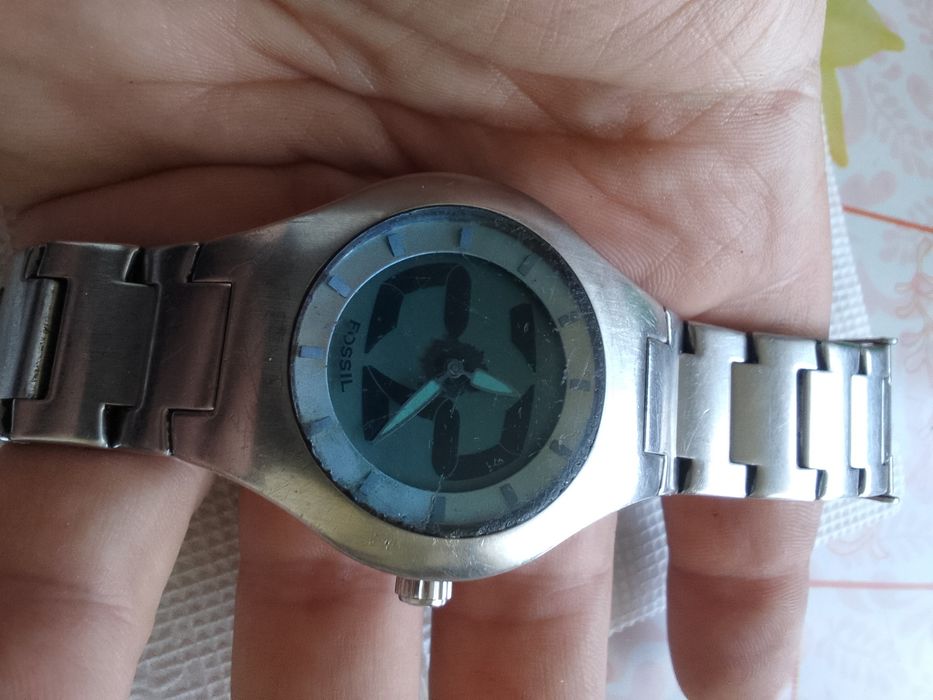 Продам часы Fossil
