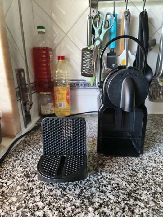 Máquina de café Nespresso Inissia By De'longhi