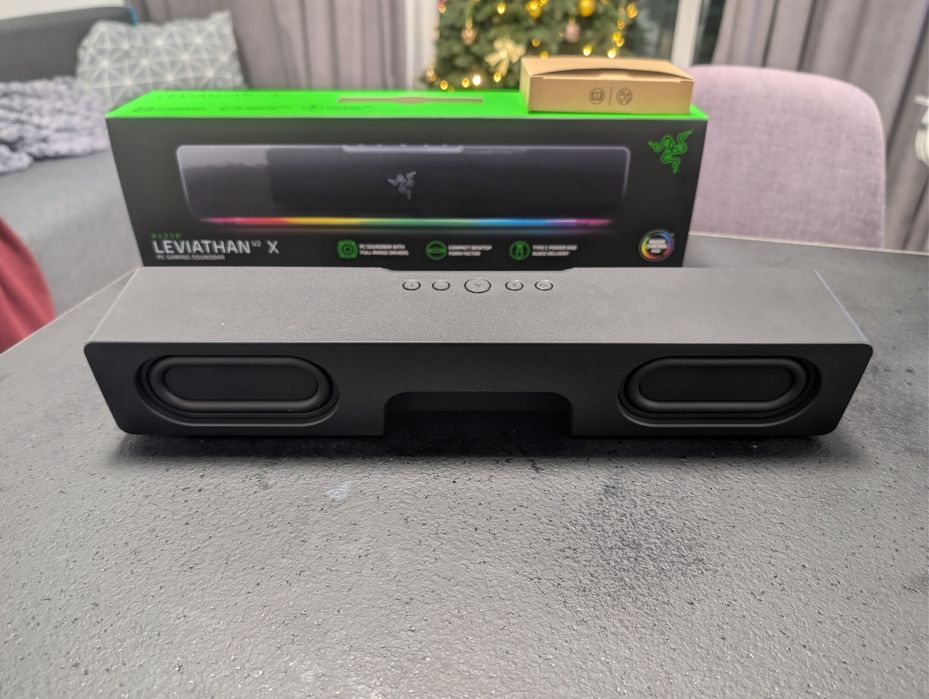 Razer Leviathan V2 X - ігрова колонка з RGB підсвічуванням