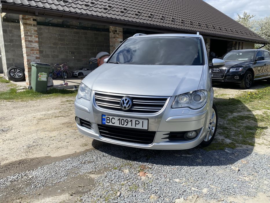 Продам VW Touran 2009р. R-line.
