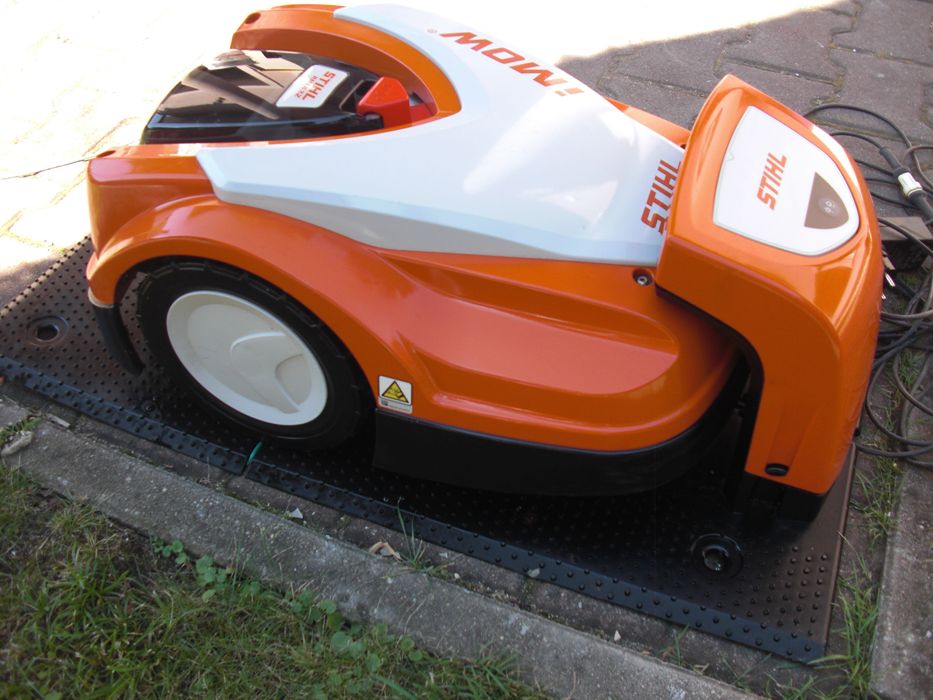 Stihl RMI 422.2 robot koszący,Husqvarna Auto Mower 305