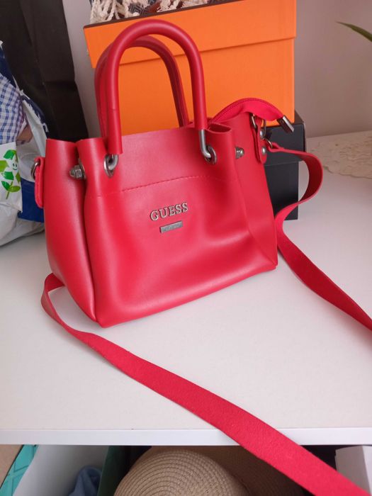 Сумочка від Guess
