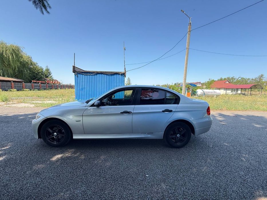 BMW e90 320i в рідній фарбі