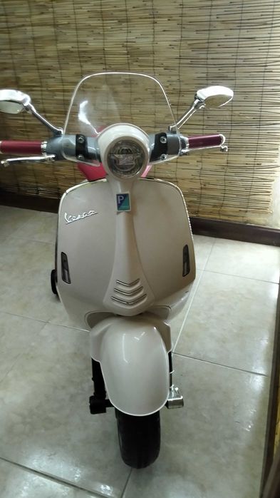 Scooter elétrica  criança