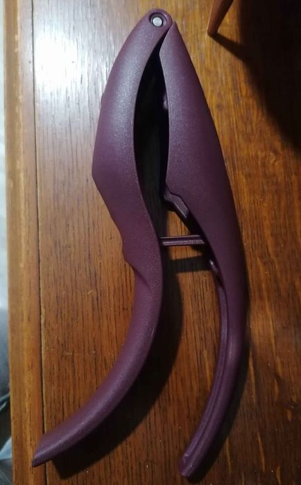 Walnut Cracker / Shoehorn / Cottonseed Remover Tupperware425607008061368321