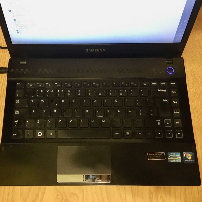 Portátil Samsung 14" NP300V4A-S01PT i7-2670QM 500GB SSD 8GB RAM