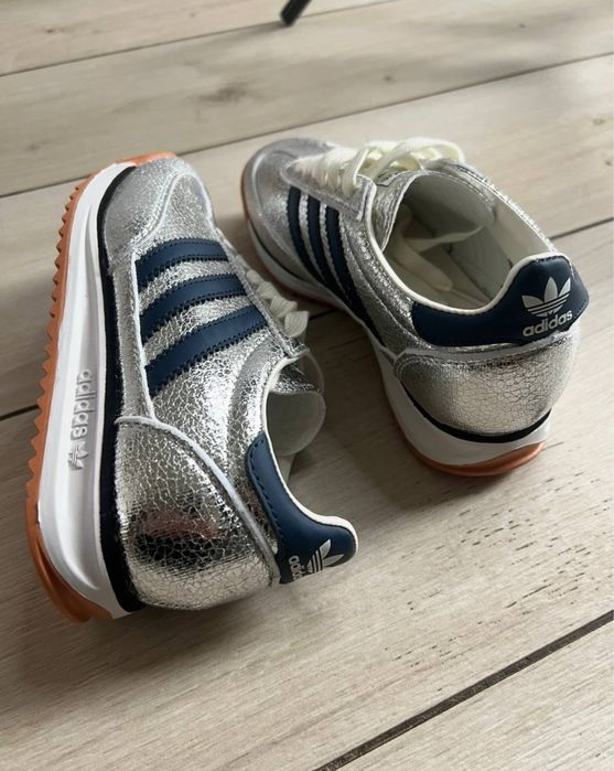 Жіночі кросівки Adidas 37 розмір
