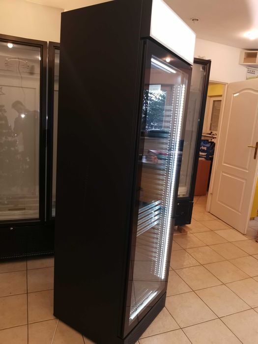 Witryna chłodnicza Czarna 358l Nowa Premium - Energooszczędna