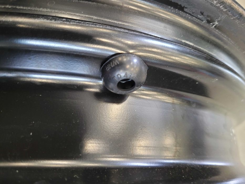 Felgi stalowe r 16 volkswagen plus kołpaki