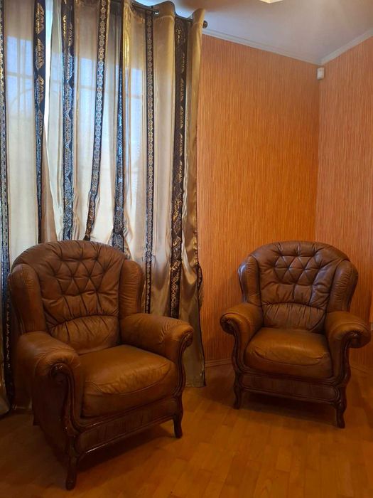 Продаю будинок з комерційним приміщенням в районі ТЦ Арсен. 340м2/7соток