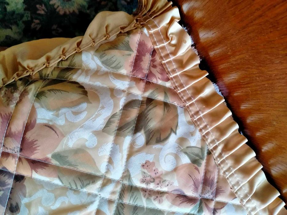 Покрывало на двуспальную кровать атласное