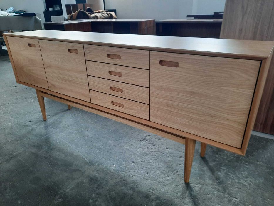 Aparador Nórdico 3Portas 4Gavetas Carvalho