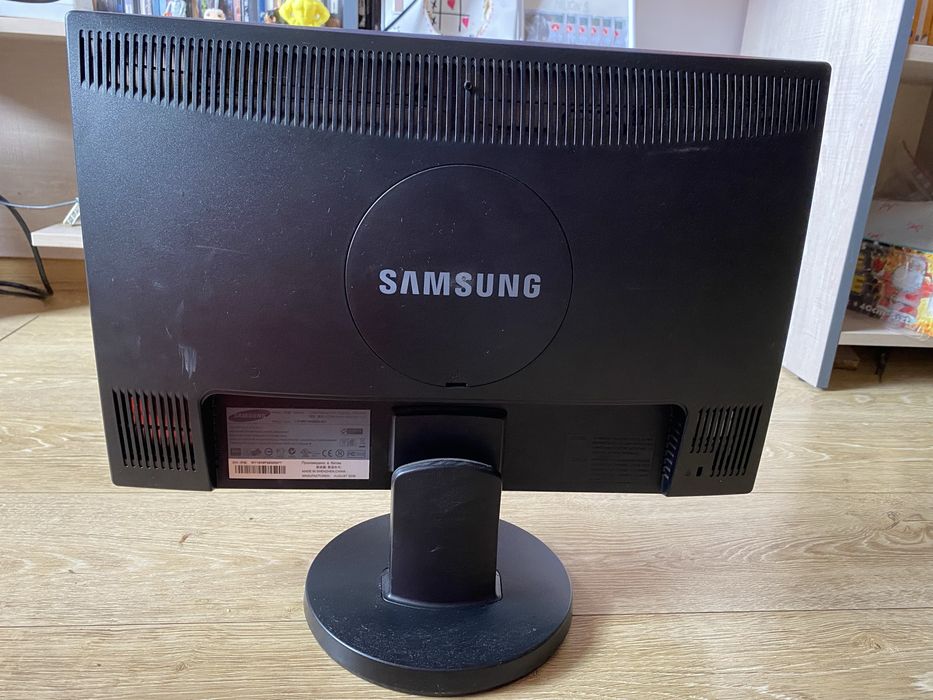 Samsung SyncMaster 943NW 19"