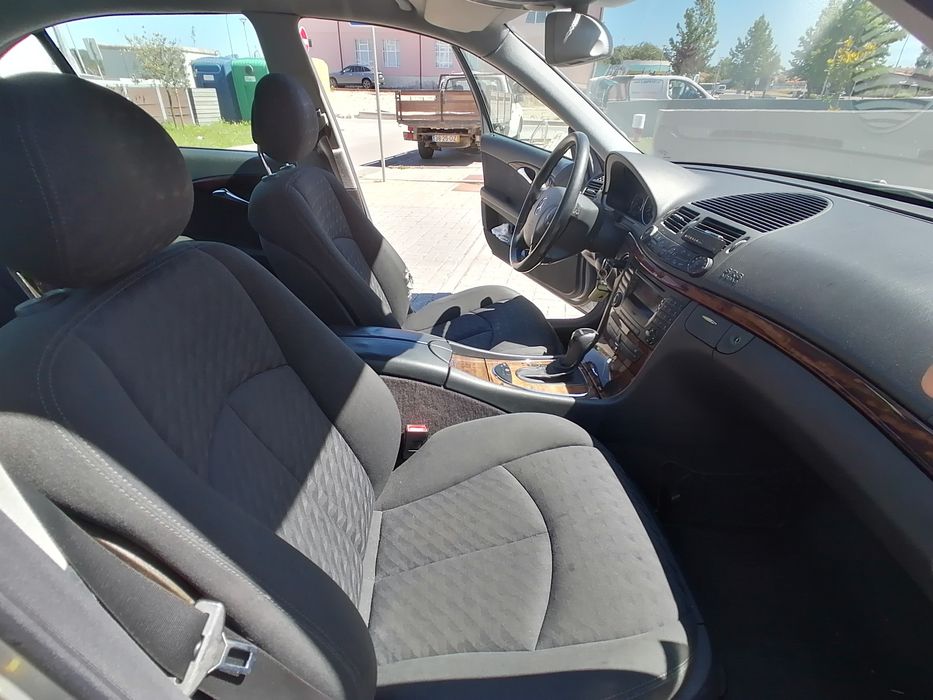 Mercedes E270 em ótimo estado