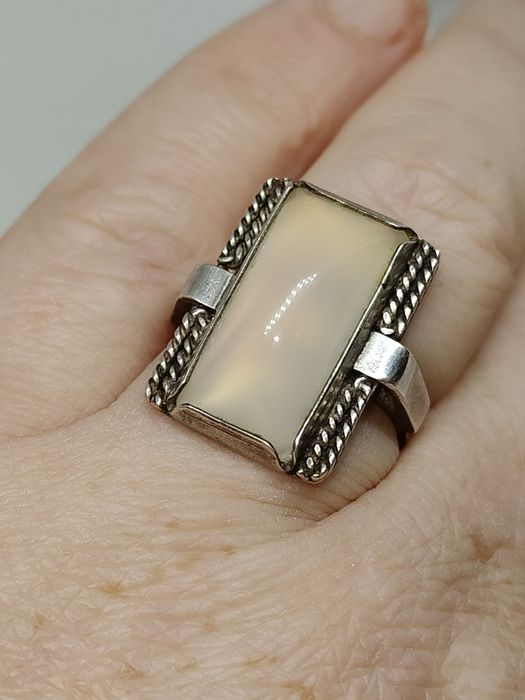 Pierścionek. Rytosztuka. Srebro